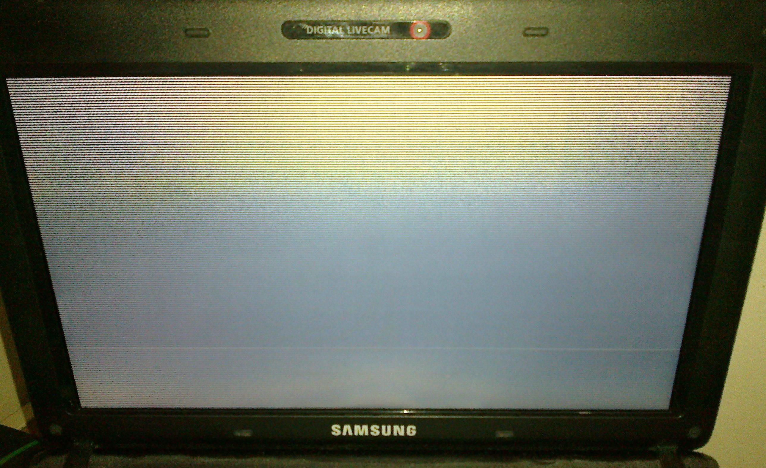 Полоса сверху экрана. Горизонтальные полосы на мониторе. Горизонтальные полоски на экране. Серые горизонтальные полосы на мониторе. Белая полоса на мониторе горизонтальная.